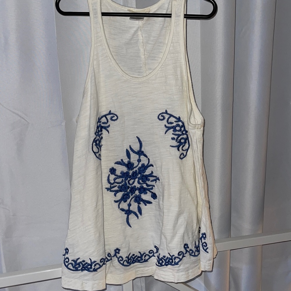 XS blue and white top